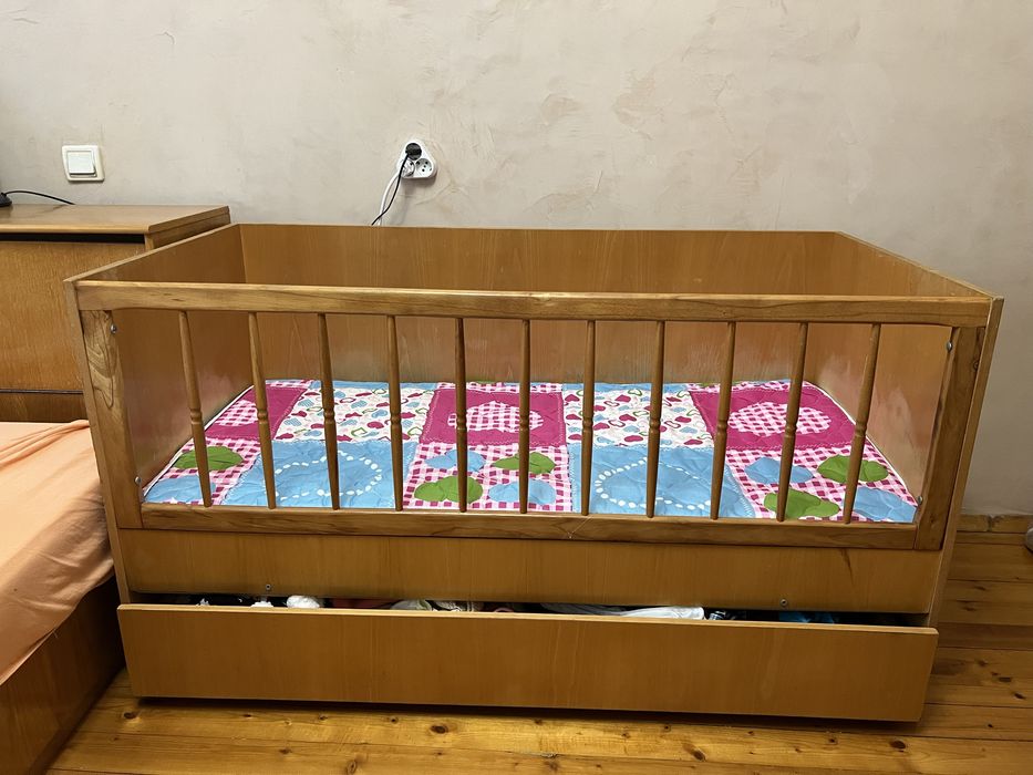 Дървена кошара за бебета