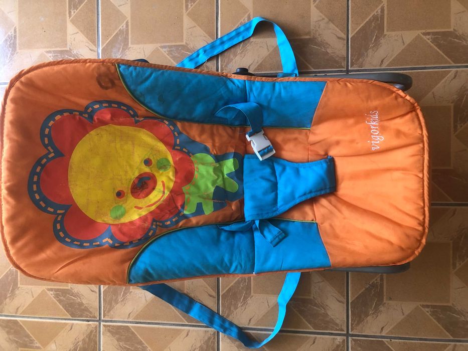 Бебешки шезлонг / бебешко столче 2 в 1