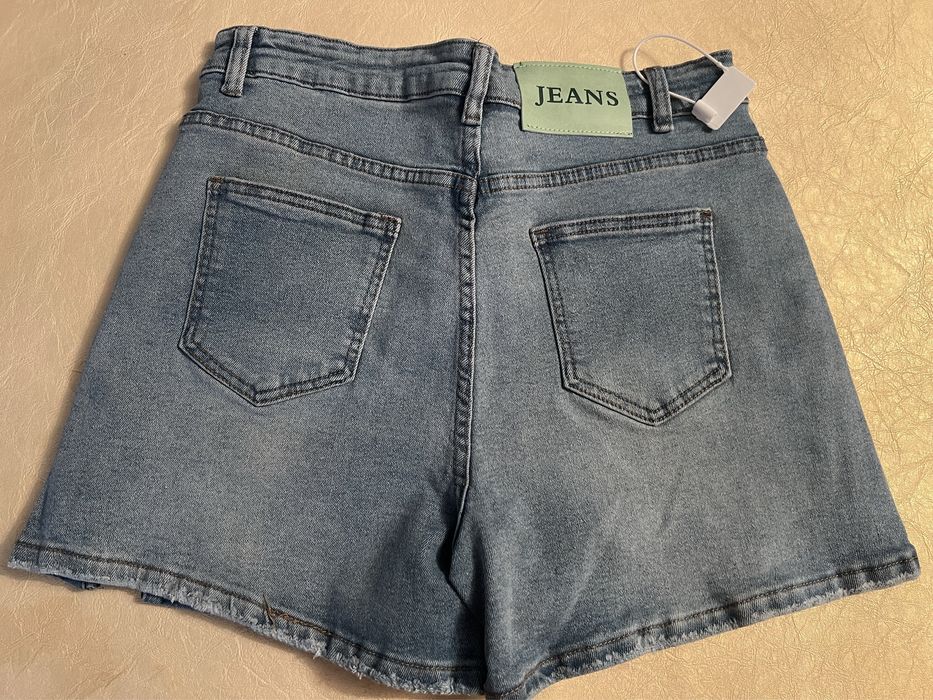 Шорты женские