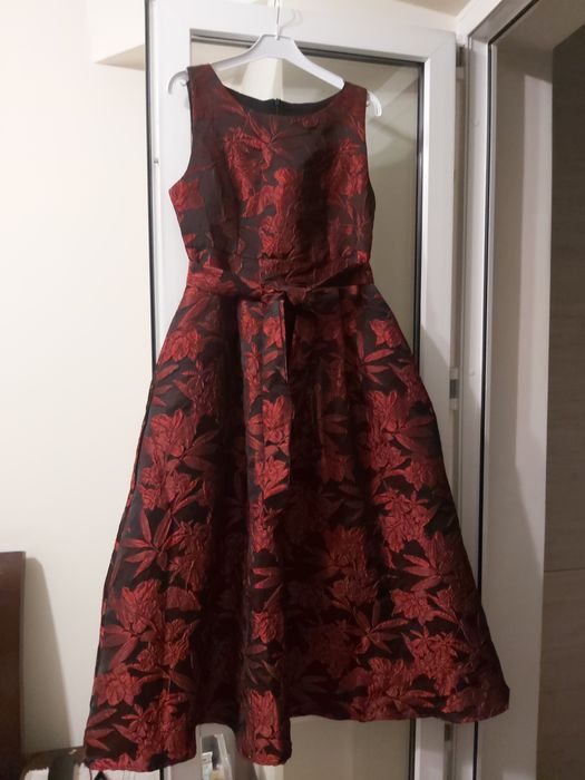 Продам платье на девушку