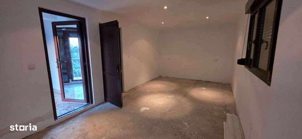 Vilă spațioasă priveliște superbă – Prajesti-la 15 minute de Bacău