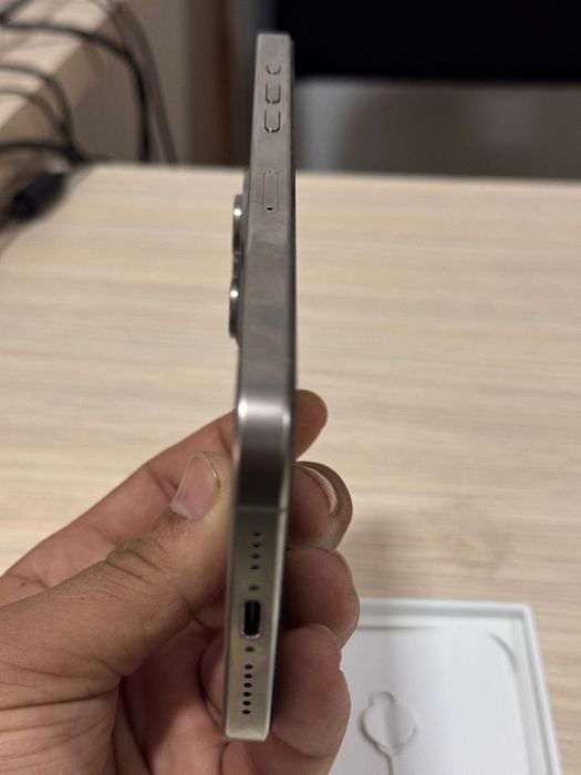 15 pro max natural titanium