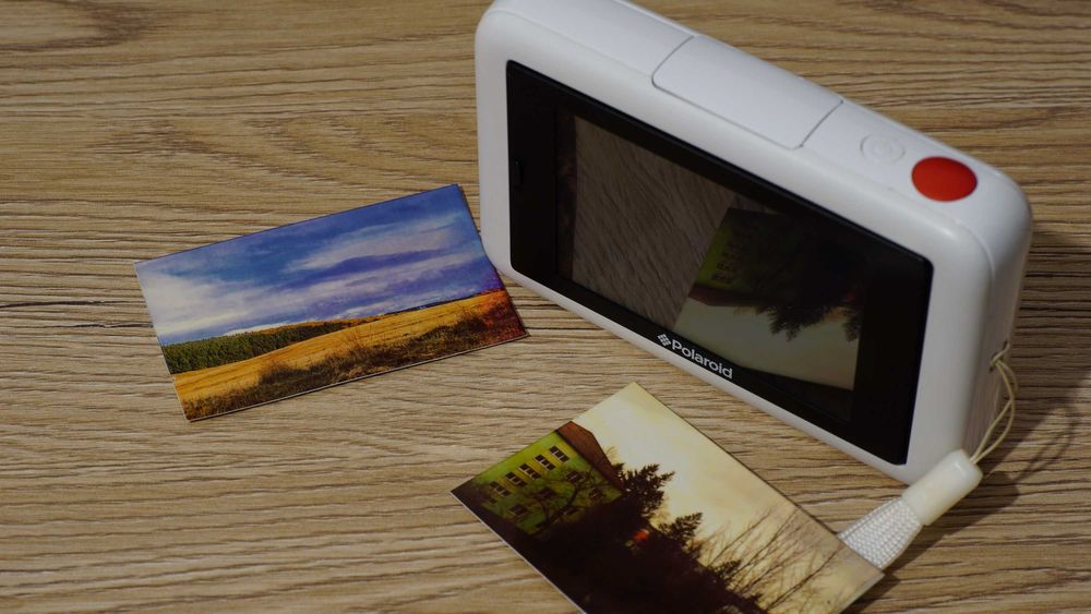 Aparat foto digital Polaroid snap touch cu imprimarea pozei pe loc
