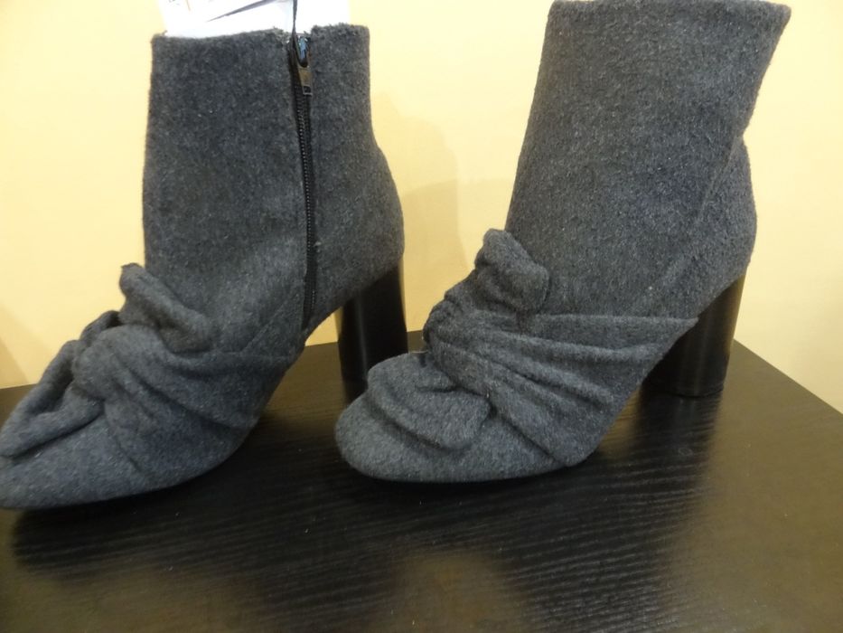 Елетантни боти ZARA