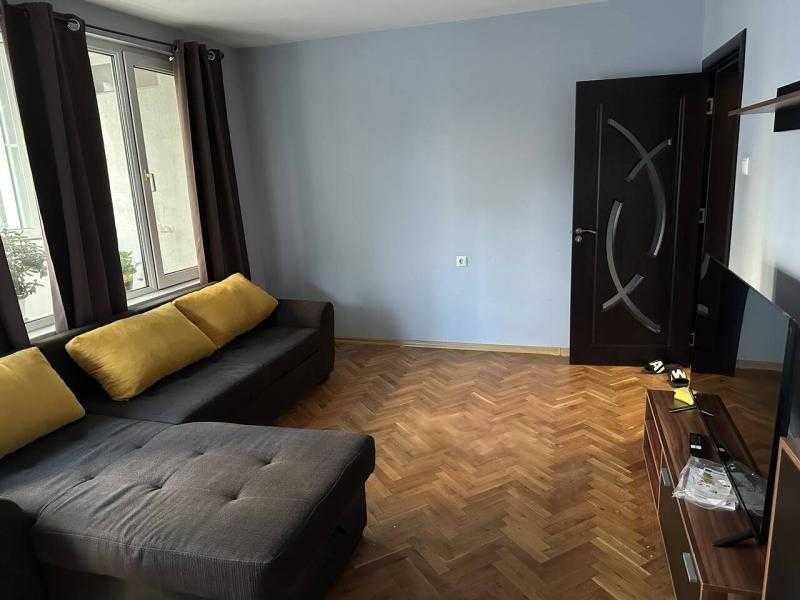 Дава се под наем Многостаен апартамент в Бургас, Лазур - 120 кв.м за 816 € - Снимка #1