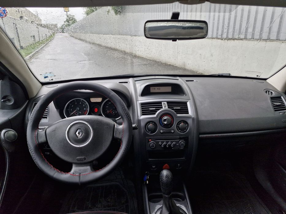 Vand Renault Megane 151.300 km 1.4 benzina
