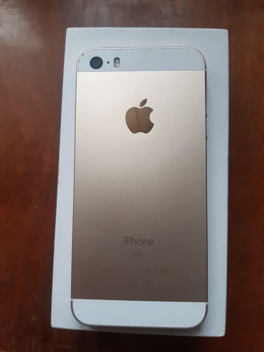 IPhone 8 и 5se продаются