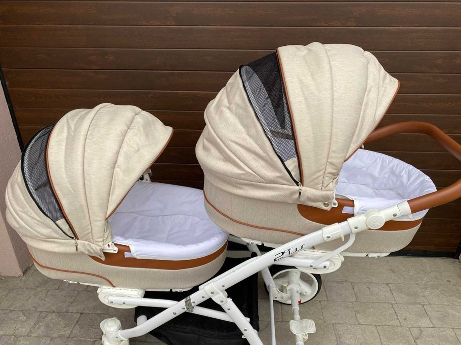 Carucior Gemeni 6 in 1 Landourile sunt așezate unul în spatele celuila