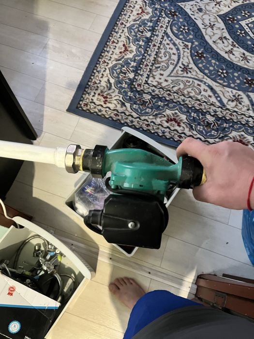 Насос домашний почти новый