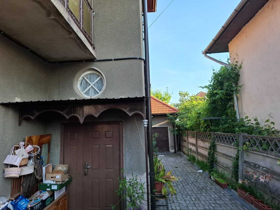 Casă de vânzare în orașul Ineu