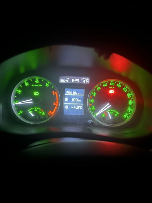 vand skoda fabia 1.2 benzina