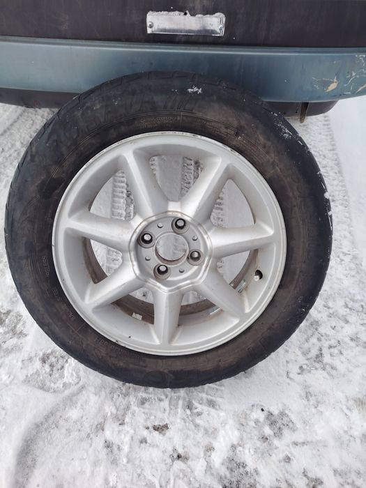 Продам одно титановое колесо на 15 с летней резиной в хорошем состояни