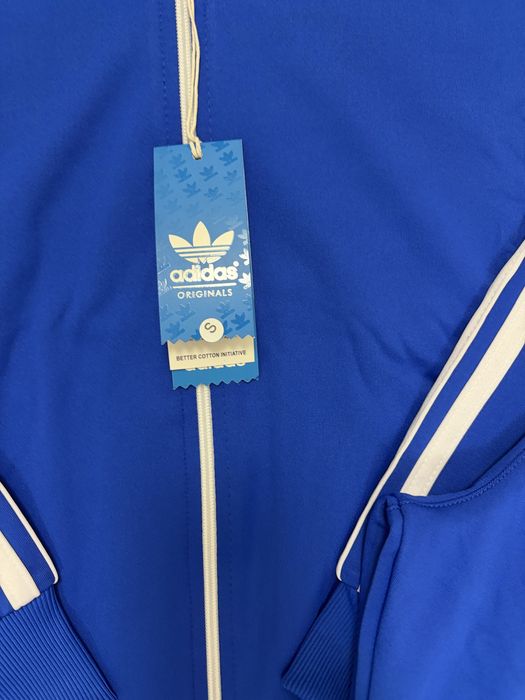Trening Adidas marimea L nou cu etichetă