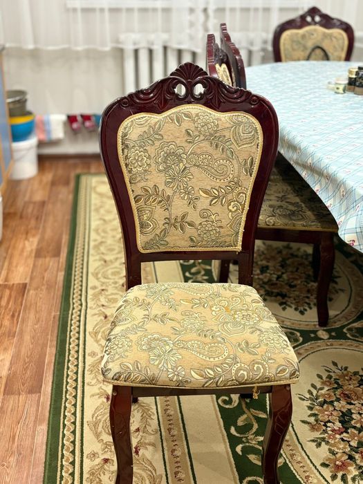 Продам стол со стульями