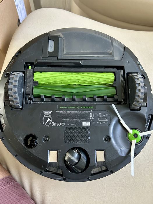Robot aspirator Irobot Roomba I7 filtre noi 2025