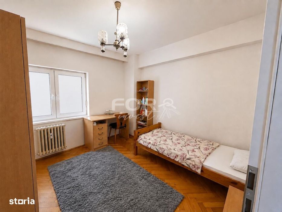 Apartament cu 3 camere de inchiriat strada Magheru