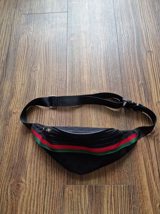 Страхотна мъжка малка чанта  , малък размер