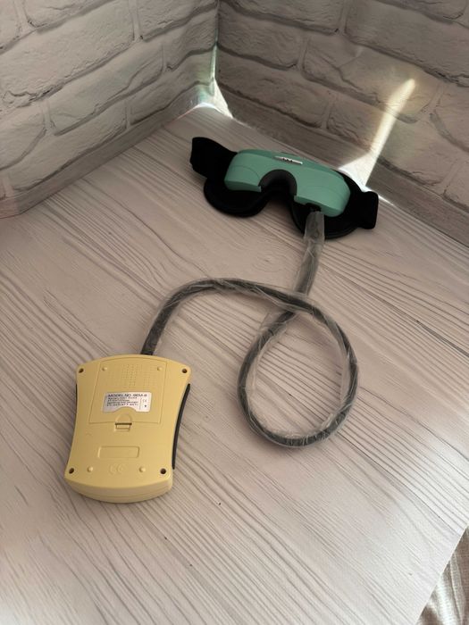 Aparat de masaj pentru ochi Breeze BEM-III Stimulator vizual