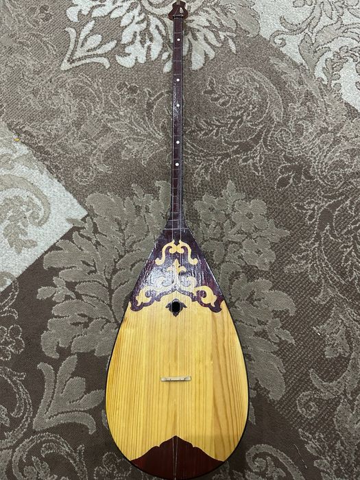 Домбыра мен гитара