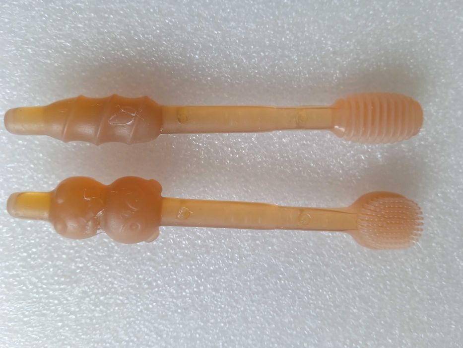 Бебешка силиконова четка за зъби 2 броя