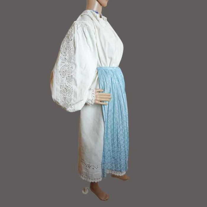 Costum popular vechi din Transilvania masura XXS-XS sau 32- 34-36