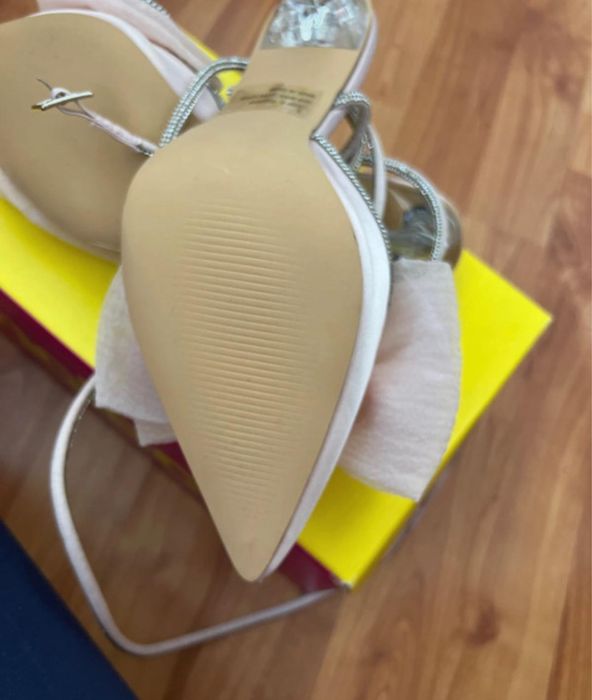 Pantofi roz eleganti