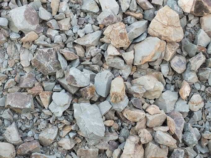 Nisip, piatra drena, pamant negru vegetal de padure, gazon, gradina