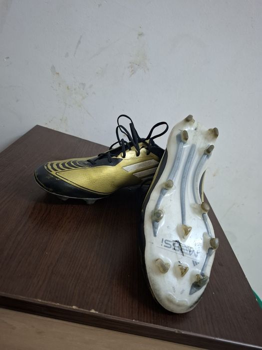 Ghete de fotbal F50 Messi AFG elite auri
