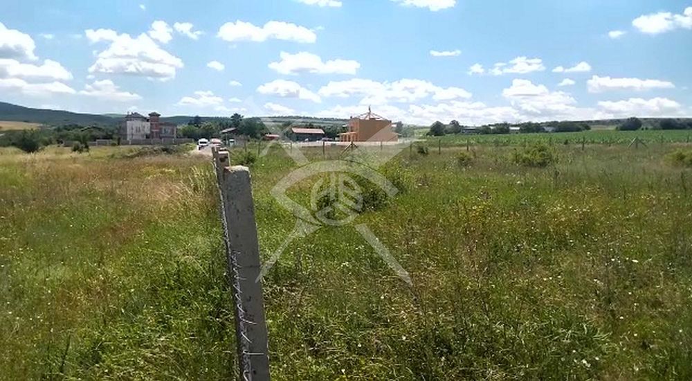 Продава се Парцел в с. Хераково, Област София-област - 1687 кв.м за 59 €/кв.м - Снимка #2