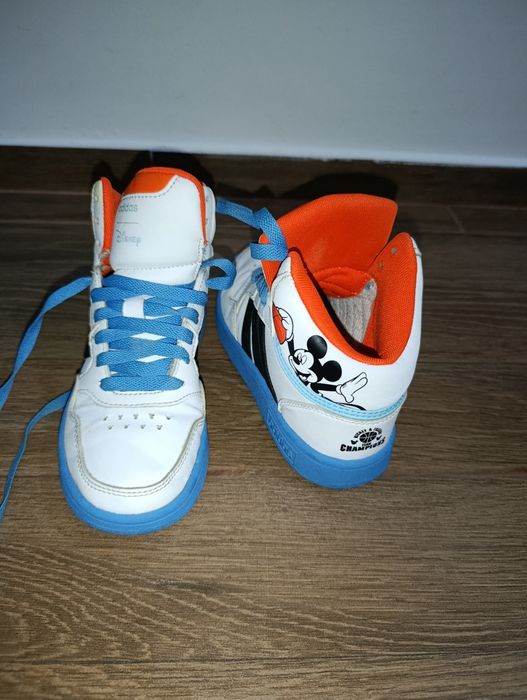Adidași băieți mărimea 33