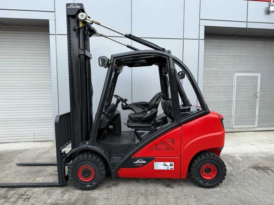 Motostivuitor Linde H25D-02, Diesel, An 2013, 2.5 tone, Catarg duplex ...