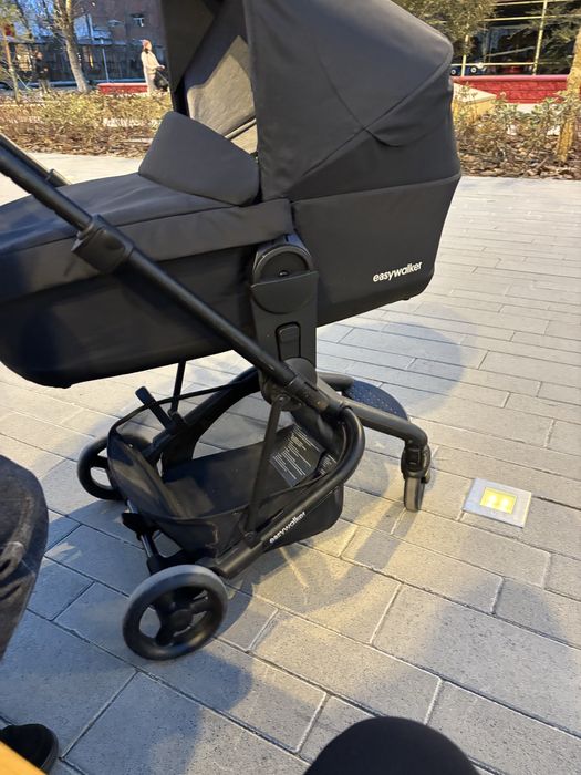 Продам коляску easywalker charley.               .