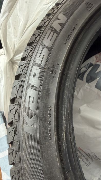 Зимние шины 235/45/R18