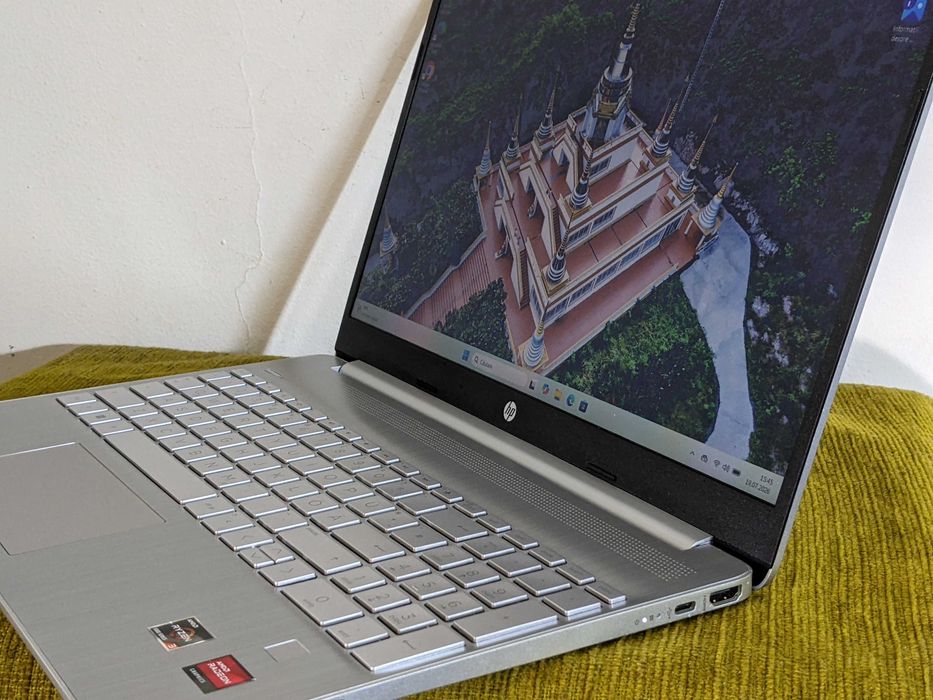 Laptop HP 15s, AMD Ryzen 3 3250U up to 3.5GHz, 8GB DDR4, SSD 256GB, Radeon Vega 3