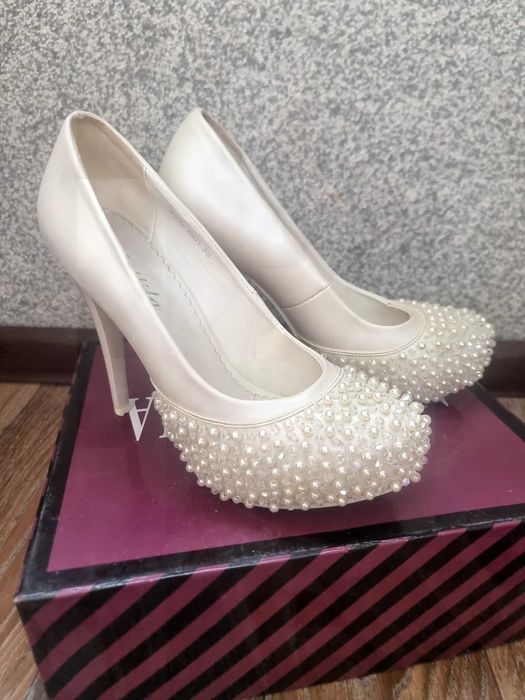 Продам обувь в отличном состоянии