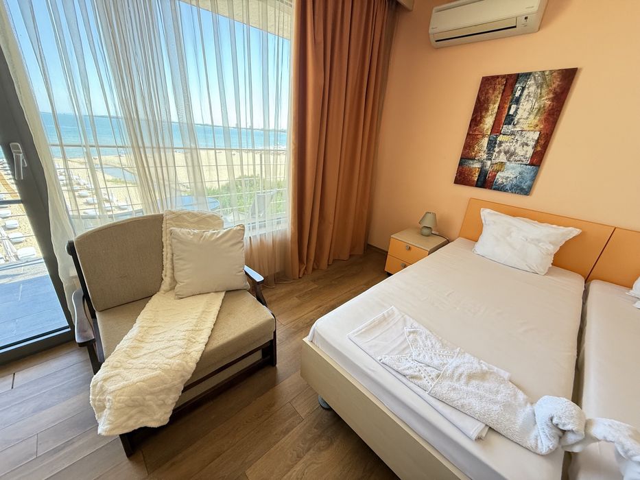 Нощувки на Първа линия Слънчев бряг