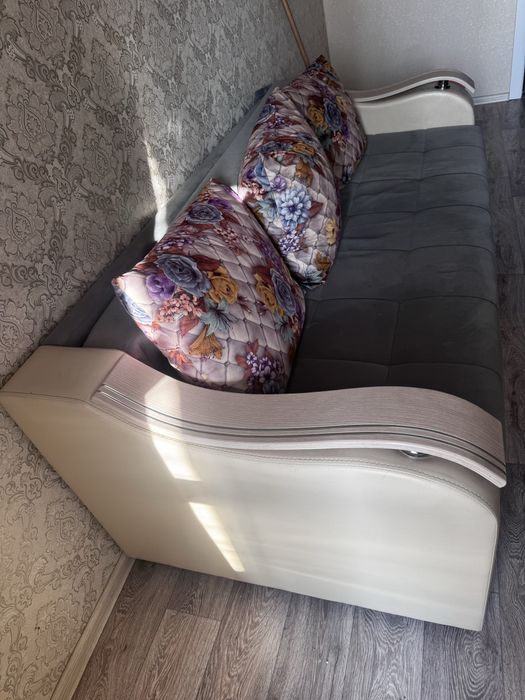 Диван размер 2.20 б/у.