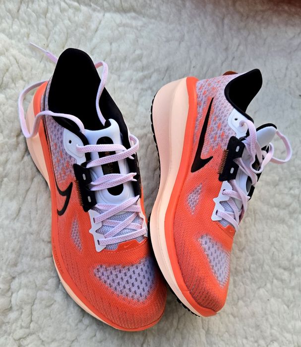 Nike Vomero 17 оригинални дамски сникърси 39 номер нови