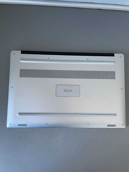Laptop dell XPS 9570 /i5 8300H -8Gb RAM  /ssd 256 Nvm /GTX 1050 4gb