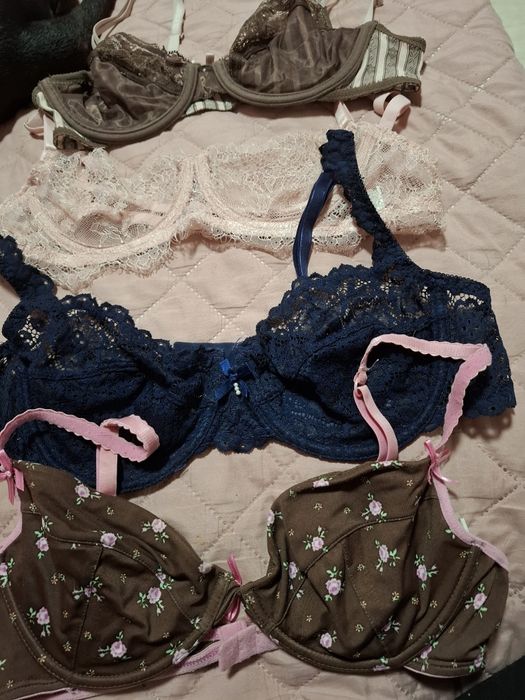 Продавам сутиени 75б