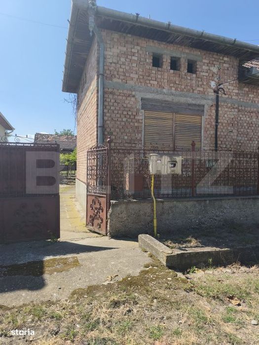 Casa de vanzare, 98 mp, zona Razboieni Cetate