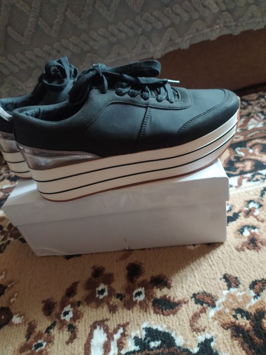 Женские кроссовки Zara размер 39