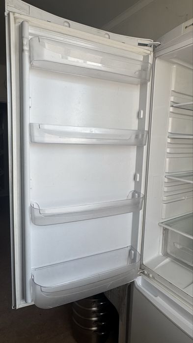 Холодильник Indesit