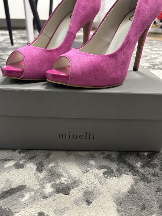 Pantofi cu toc nr 39-80 lei