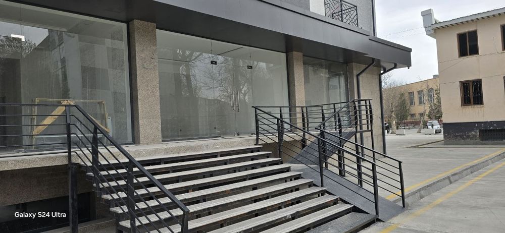 Ижарага берилади.Магазин, офис, фасфут ва бутик хаммасига тугри келади