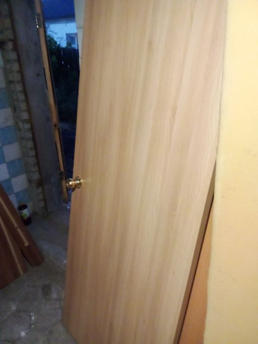 Продам двери в хорошем состоянии