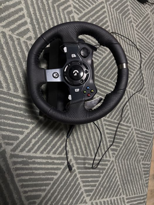 Volan logitech g920 cu schimbator pentru pc/xbox foarte putin folosit