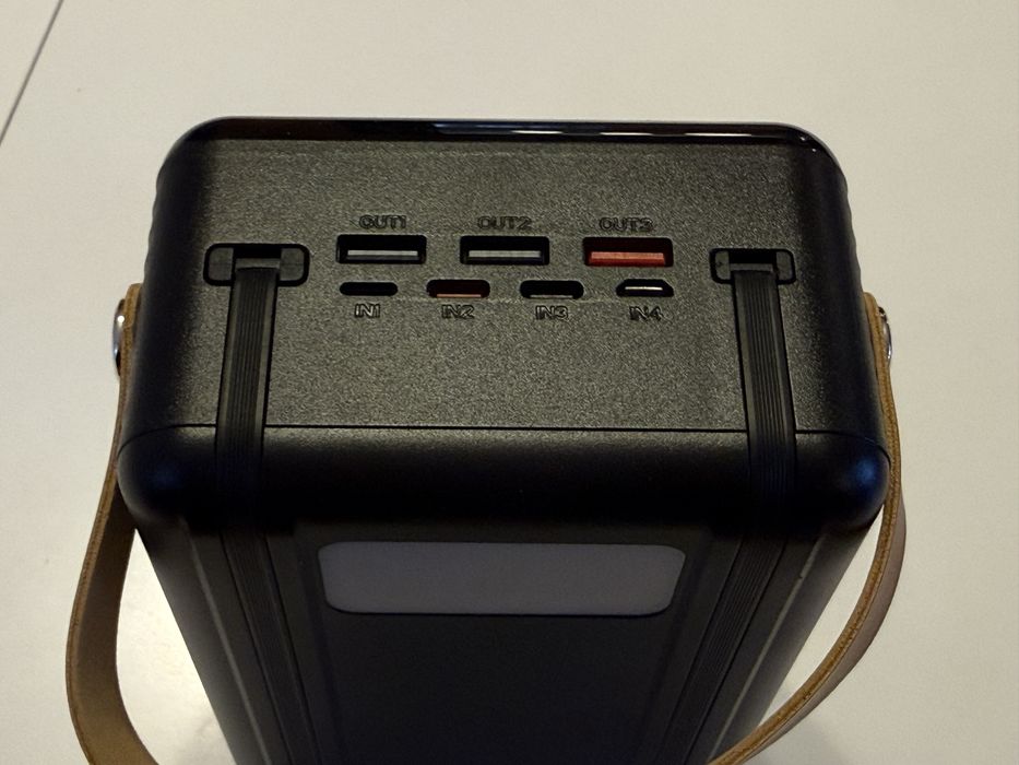 Power bank / baterie externa 100.000mAh 22.5w cabluri lanterna maner