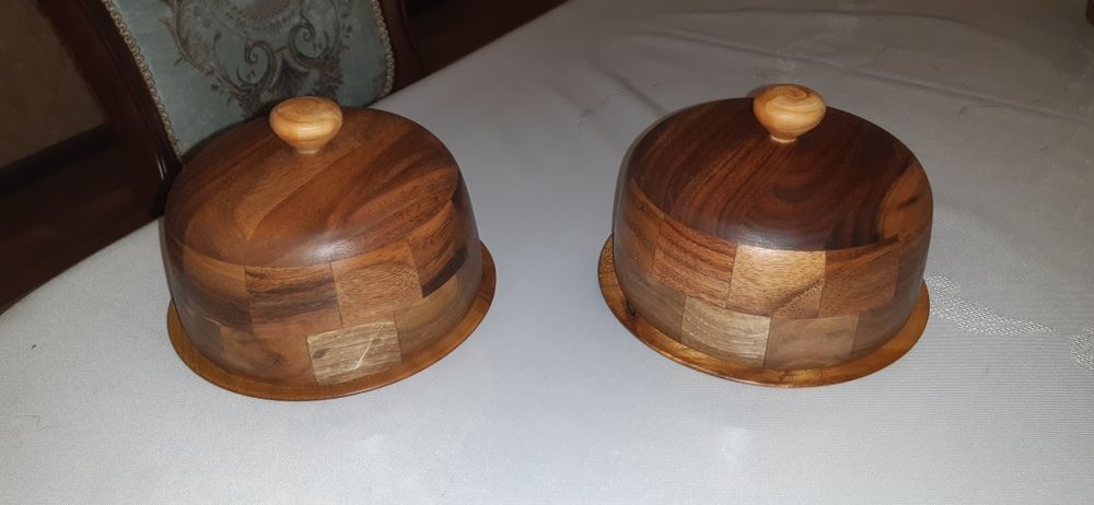 Продаются изделия из твёрдых пород дерева и принимаются на заказ