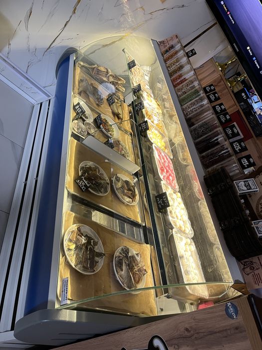 Продам ветринный Холодильник